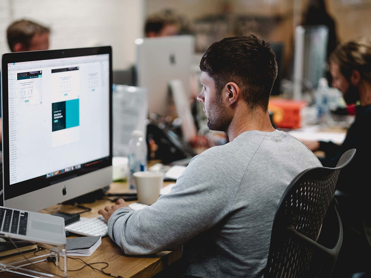 Hire a Logo Designer to Give Expression to Your Thoughts